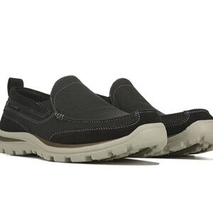 SKECHERS ⭐️  relaxed-extra wide fit shoes